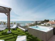 Apartamento na Nazaré com terraço e jacuzzi privados |...