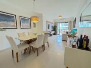 Apartamento na Pitangueiras, reformado, 50 metros da praia