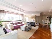Apartamento no Bairro Cabral com 229,83 m²