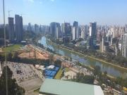 Apartamento no Condomínio Parque Panamby no Bairro...