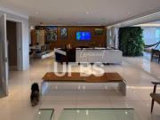 Apartamento no Ed Boulevard des Roses com 306 m²