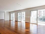 Apartamento no Edificio Palais Royal com 315 m², 4...