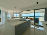 Apartamento no Guarujá, Enseada, 3 Quartos, Sendo 1...