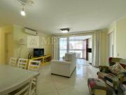 Apartamento no Guarujá, Enseada, 3 Quartos, Sendo 1...