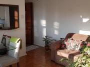 Apartamento no Petrópolis de 2 dormitórios e dependência