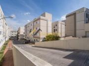 APARTAMENTO NO SANTA CÂNDIDA! 02 QUARTOS, GARAGEM COBERTA!