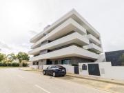 Apartamento Novo de 3 Quartos com Varanda Envolvente e...