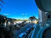 Apartamento novo frente ao mar na praia da Enseada em...