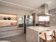 Apartamento Novo, Mobiliado com 3 suítes e 3 vagas para...