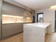 Apartamento NOVO T3 com piscina, terraço e garagem box...