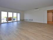Apartamento novo T4 com varandas e garagem em Montijo