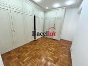 Apartamento: Padrão / Residencial / Copacabana