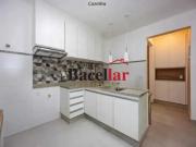 Apartamento: Padrão / Residencial / Copacabana