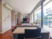 Apartamento para Aluguel com 1 quartos, 42 m² por R$ 10.870