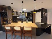 Apartamento para Aluguel com 3 quartos, 134 m² por R$ 10.500