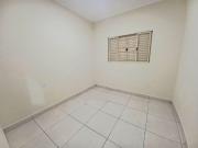 Apartamento para Aluguel com 3 quartos por R$ 2.000