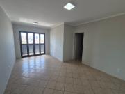 Apartamento para Aluguel com 3 quartos por R$ 2.200