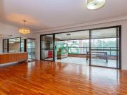 Apartamento para Aluguel com 4 quartos, 209 m² por R$ 14.000