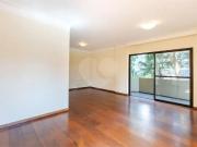 Apartamento para Locação em São Paulo/SP Moema 3 Quartos