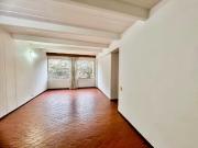 Apartamento para remodelar en venta en Envigado Jardines