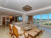 Apartamento para Venda em Balneário Camboriú/SC Centro 4...
