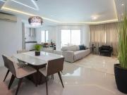 Apartamento para Venda em Itapema/SC Meia Praia 3 Quartos