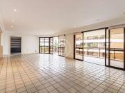 Apartamento para Venda em Rio de Janeiro/RJ Lagoa 4 Quartos