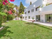 Apartamento planta baja en Urbanización King Hills...