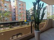 Apartamento próximo à praia com sacada — Enseada — Guarujá