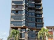 Apartamento quatro suítes no Panazzolo