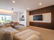 Apartamento recentemente renovado com piscina,...