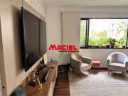 Apartamento reformado à 800m do Shopping Colinas