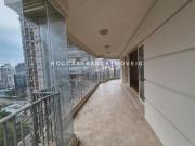 APARTAMENTO REFORMADO À VENDA A POUCOS METROS DO CLUBE...