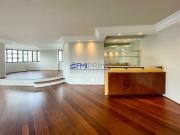 Apartamento reformado, com 215 m2, 4 vagas, em perdizes
