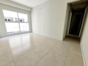 Apartamento reformado com 2 dormitórios na quadra da...