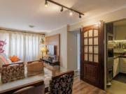 Apartamento reformado com 2 quartos no Ahú