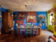 Apartamento reformado com dois quartos e uma suíte