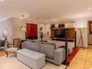 Apartamento Reformado com Excelente Localização na...