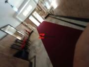 Apartamento reformado com sala ampla, 2 quartos com...