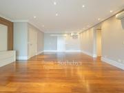 Apartamento reformado com varanda integrada em região...