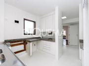 Apartamento reformado com vista para o Clube Pinheiros