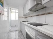 Apartamento reformado de 2 dormitorios con piscina...