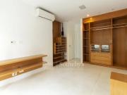 Apartamento reformado em localização cobiçada