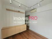 Apartamento reformado na Pracinha do Real Parque com...