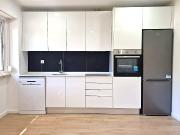 Apartamento Remodelado com 3 Quartos em Bairro Familiar:...