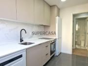 Apartamento Remodelado com Charme Histórico em Zona de...
