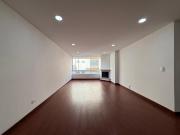 Apartamento Remodelado en Venta en Colina Campestre –...