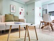 Apartamento renovado espaçoso e central