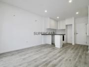 Apartamento Renovado T1+1 em Santa Cruz