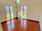 Apartamento renovado T2 com varanda Rua Latino Coelho,...
